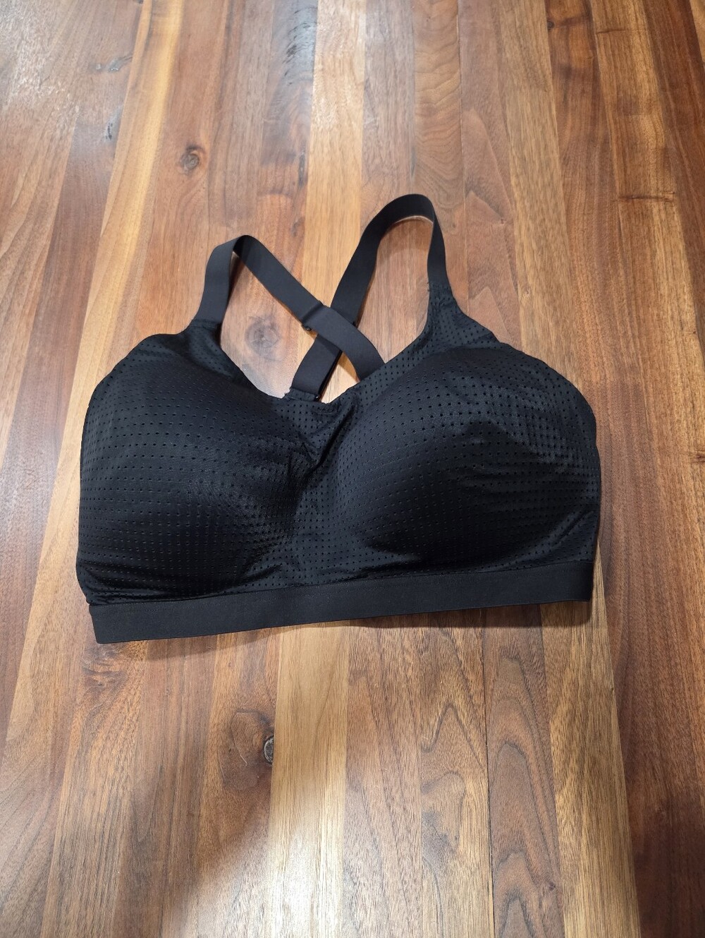 Victoria Secret Lightweight Medium Support Sports Bra with Cross Back SZ 36 DDD
